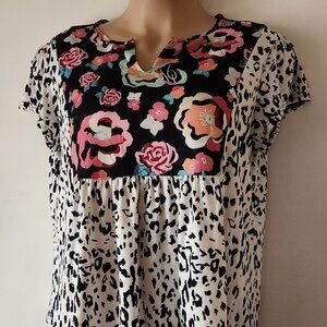 Fashion top sz 3X animal floral print bright colors well loved